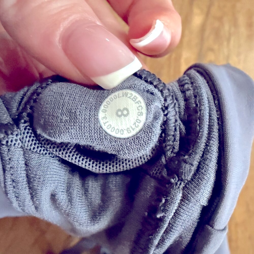 Lululemon size 8 sports bras - Picture 5 of 5